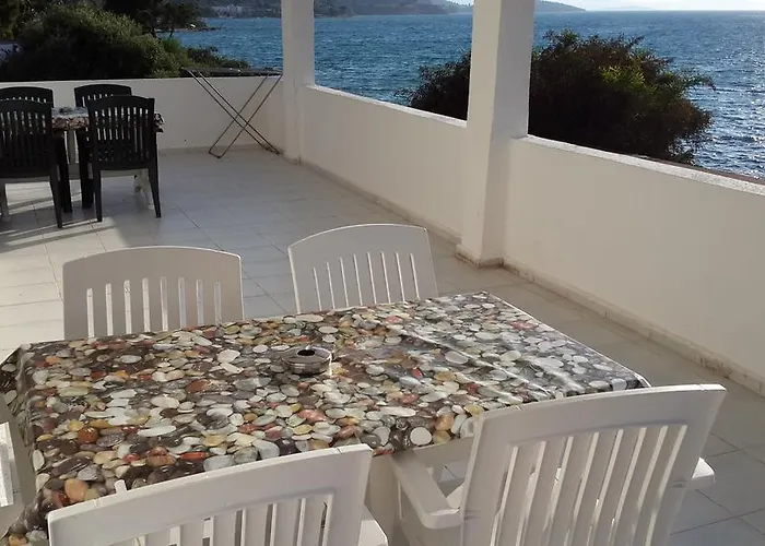 Ξενοδοχείο με διαμερίσματα Deren Apart